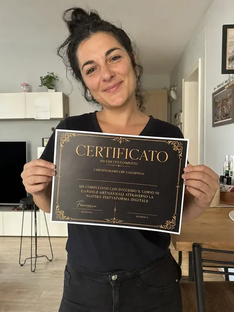 Studentessa con certificato